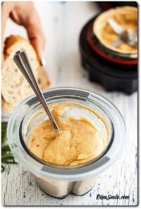 HUMMUS Z PIECZONYM CZOSNKIEM